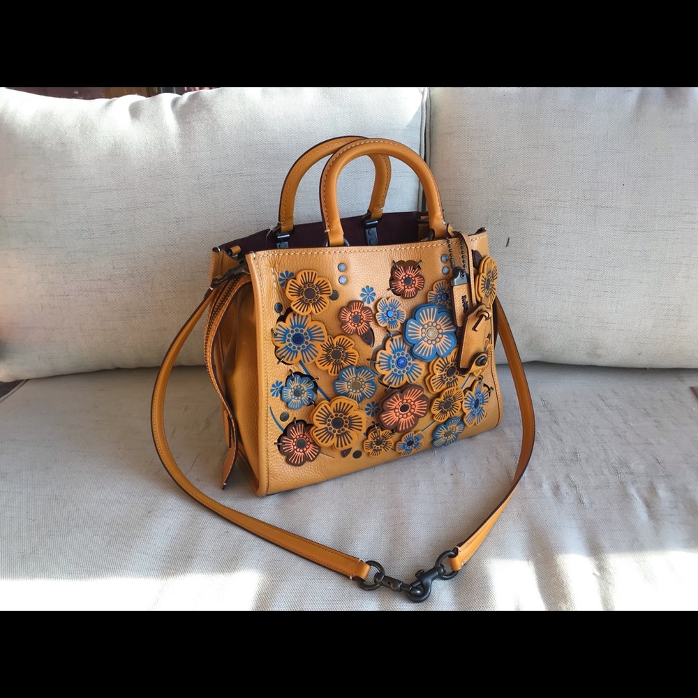 Coach Goldenrod tea rose Rouge